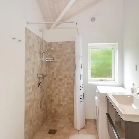 Stunning In Vggerlse With Sauna 펜션 *